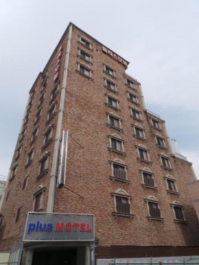  Plus Motel  Пусан